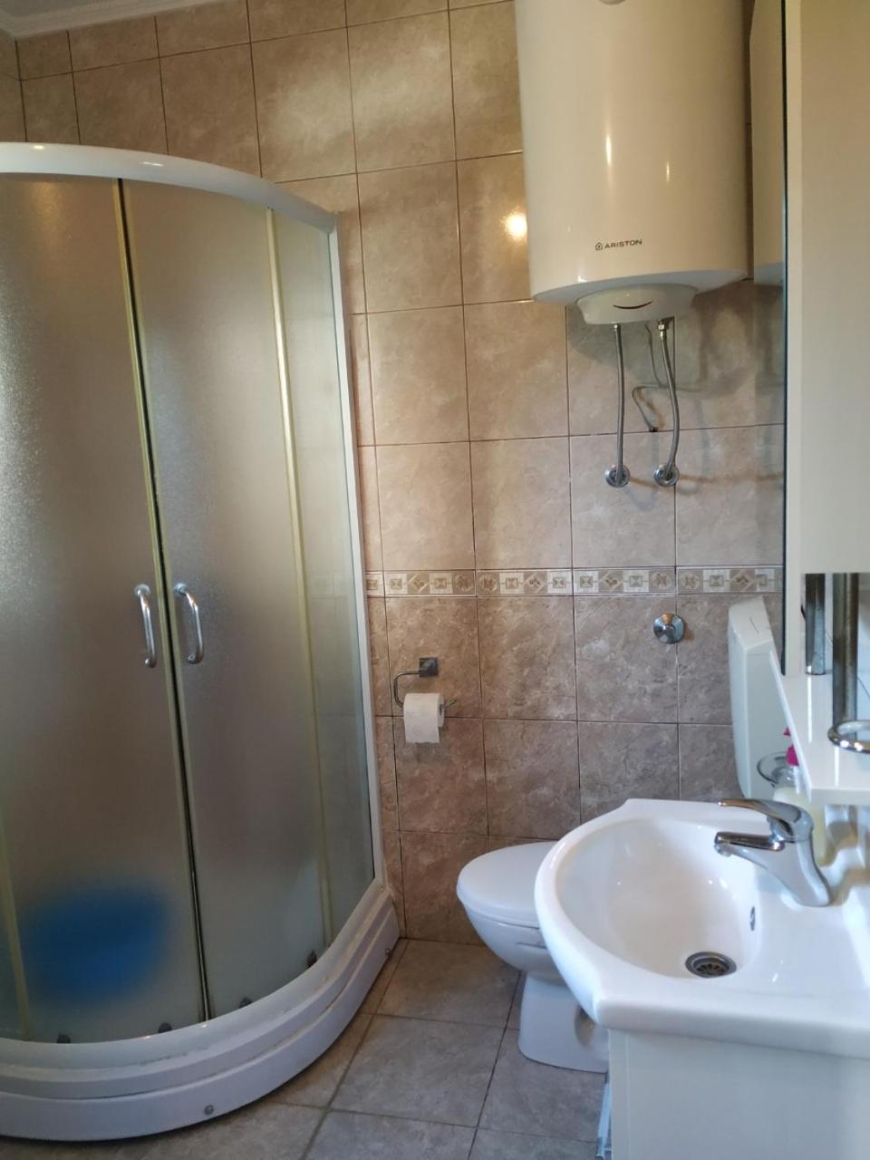 Kjara Apartments ティヴァト エクステリア 写真