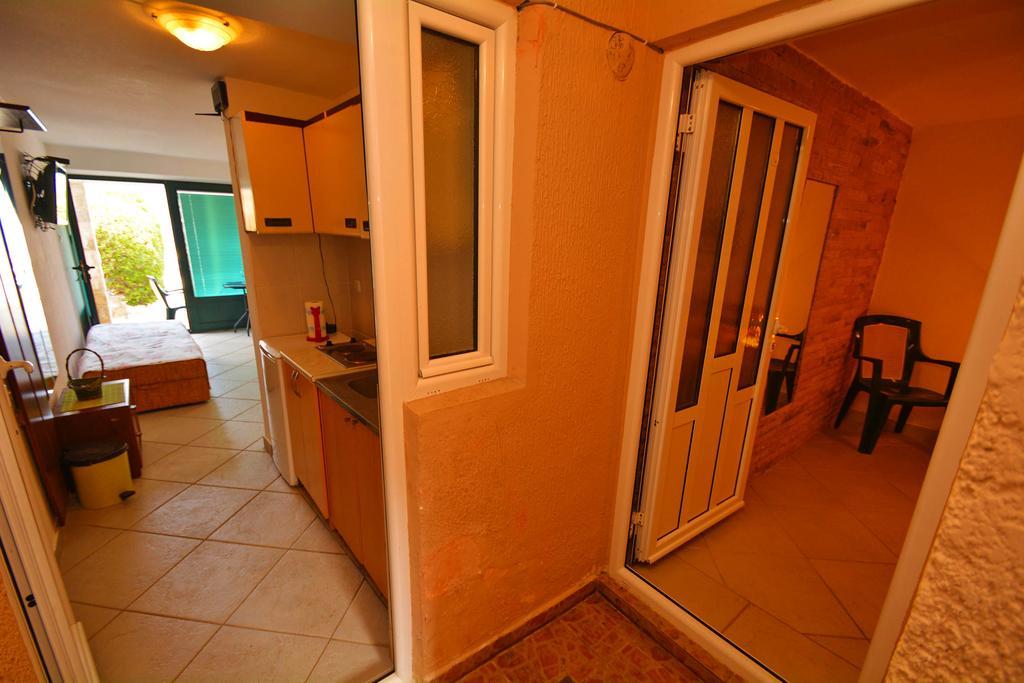 Kjara Apartments ティヴァト エクステリア 写真