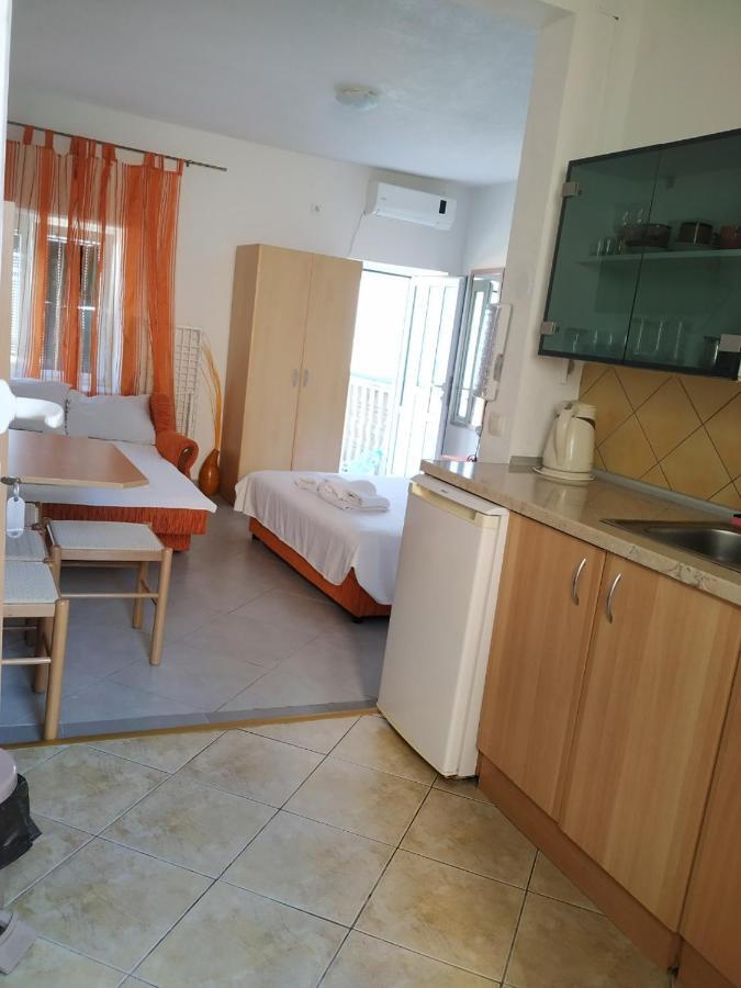 Kjara Apartments ティヴァト エクステリア 写真